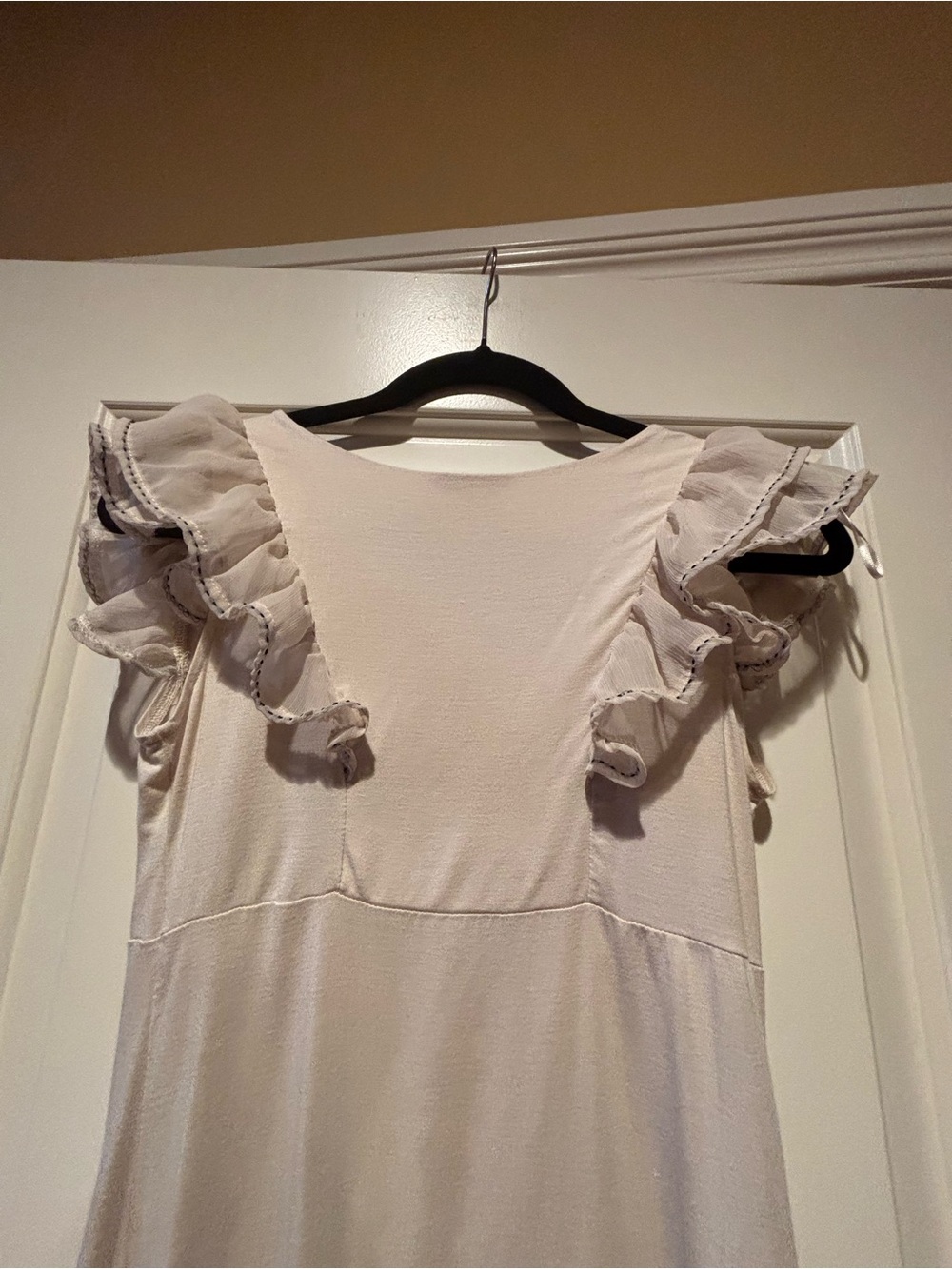 H&M Cream Ruffle V-Neck Button Front Top - Picture 4 of 7